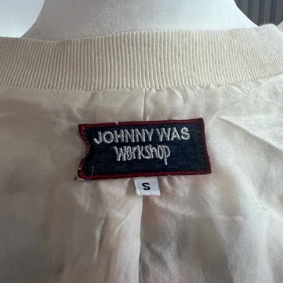 Johnny was cream bomber jacket embroidered with peacocks 100% silk size small - Picture 5 of 11